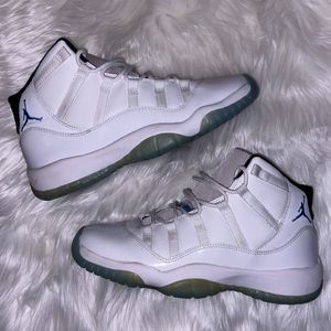 AIR JORDAN 11 RETRO LEGEND BLUE